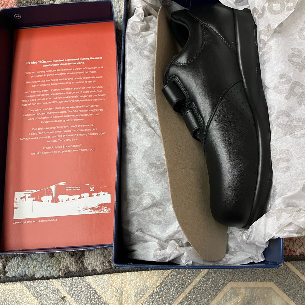 SAS womens Black Leather Oxfords